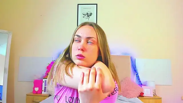 MelanieCuty online show from 05/13/26, 05:36