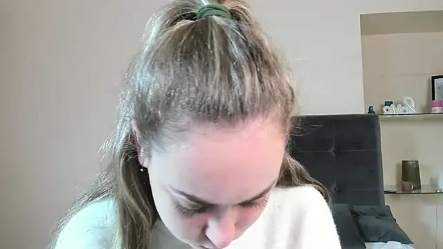 MelanieCuty online show from 04/03/26, 05:36