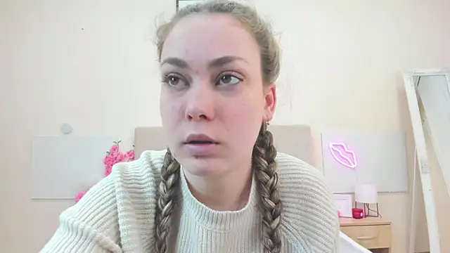 MelanieCuty online show from 04/11/26, 05:15