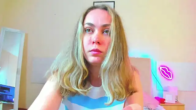 MelanieCuty online show from 05/05/26, 05:21