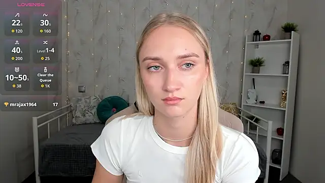 Sofiaa Adams online show from 03/18/26, 05:43