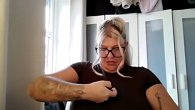 Snapshot of Lexi_Laura chatting on 03/20/26, 09:32 Lexi Laura online show from 03/20/26, 09:32