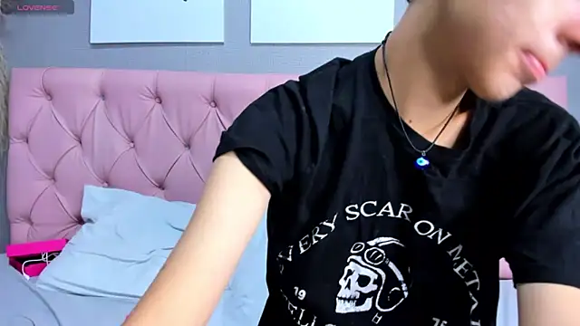 Snapshot of Austin_twink chatting on 03/30/26, 01:12 Austin twink online show from 03/30/26, 01:12