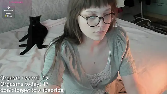 Snapshot of RileyNymph chatting on 04/11/26, 03:36 RileyNymph online show from 04/11/26, 03:36