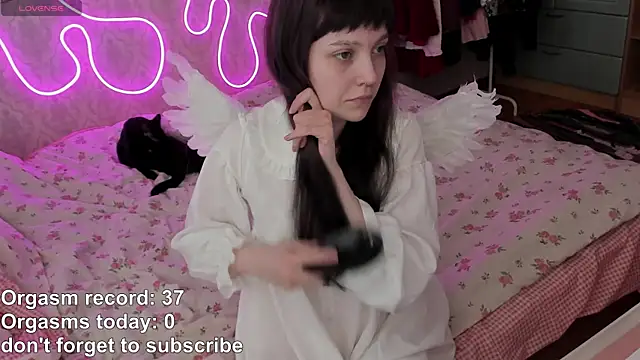 RileyNymph online show from 04/24/26, 03:30