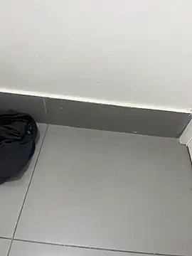 Snapshot of alej2x4 chatting on 04/01/26, 03:52 alej2x4 online show from 04/01/26, 03:52