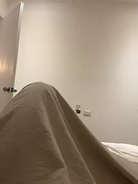 Snapshot of alej2x4 chatting on 04/04/26, 03:57 alej2x4 online show from 04/04/26, 03:57