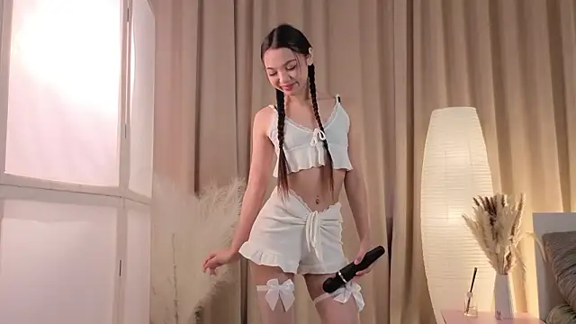 Milisaaaaa online show from 03/19/26, 10:04