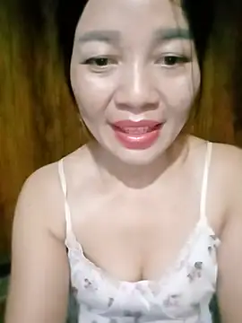 Yiyi102300 online show from 05/27/26, 01:57