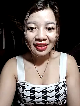 Yiyi102300 online show from 04/06/26, 02:29