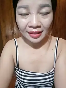 Yiyi102300 online show from 05/14/26, 05:26