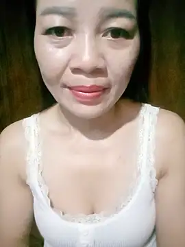 Yiyi102300 online show from 05/21/26, 09:56