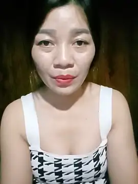 Yiyi102300 online show from 05/27/26, 02:35