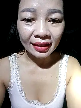 Yiyi102300 online show from 05/07/26, 12:15