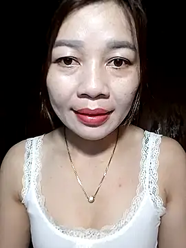 Yiyi102300 online show from 04/19/26, 01:12