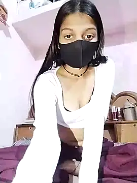maahi213 online show from 04/02/26, 05:36