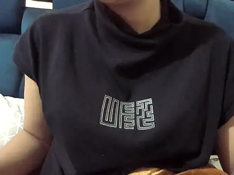 Aradya  online show from 04/06/26, 04:52