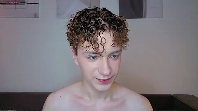 Snapshot of Angel_Crave chatting on 03/16/26, 08:11 Angel Crave online show from 03/16/26, 08:11