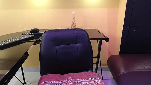 Snapshot of AlinaMorris chatting on 04/11/26, 07:45 AlinaMorris online show from 04/11/26, 07:45