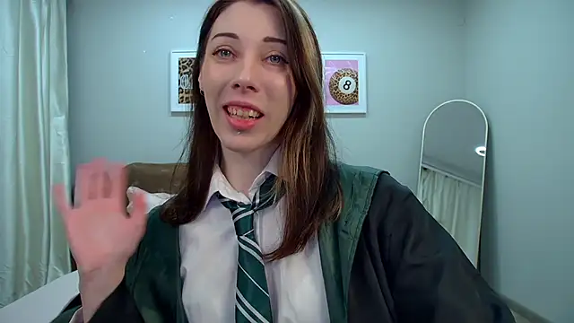 Snapshot of LeilaTaylors chatting on 04/13/26, 06:23 LeilaTaylors online show from 04/13/26, 06:23