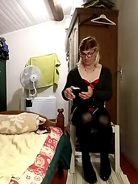 stephie83 online show from 03/28/26, 07:59