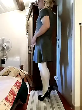 stephie83 online show from 04/04/26, 03:29