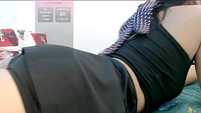 hotlatinaluna23 online show from 05/22/26, 02:37