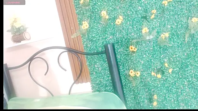 hotlatinaluna23 online show from 04/25/26, 02:14