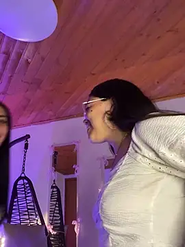 Snapshot of Zeyra_pink chatting on 03/25/26, 10:08 Zeyra pink online show from 03/25/26, 10:08