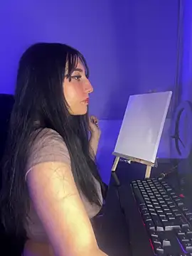 Snapshot of Zeyra_pink chatting on 03/27/26, 05:27 Zeyra pink online show from 03/27/26, 05:27