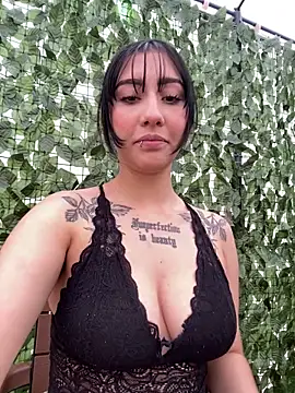 Snapshot of Zeyra_pink chatting on 03/17/26, 01:47 Zeyra pink online show from 03/17/26, 01:47