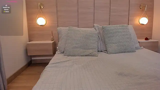 Emilia1040X online show from 03/25/26, 12:59