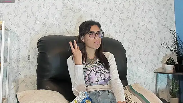Snapshot of Emily_Lopera chatting on 07/24/26, 04:14 Emily Lopera online show from 07/24/26, 04:14