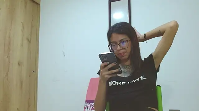 Emily Lopera online show from 05/30/26, 02:29