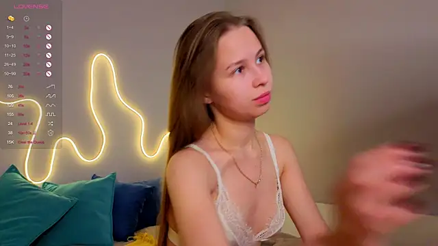 Snapshot of Emma_dream_ chatting on 06/21/26, 01:22 Emma dream online show from 06/21/26, 01:22