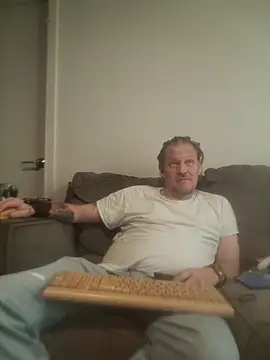 yourMasterisBored online show from 03/27/26, 02:18