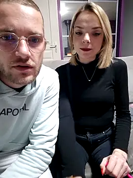 Snapshot of Madame-Monsieur-X chatting on 03/13/26, 07:52 Madame-Monsieur-X online show from 03/13/26, 07:52