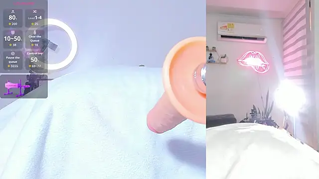 Snapshot of Bella_Donne_ chatting on 06/17/26, 05:12 Bella Donne online show from 06/17/26, 05:12