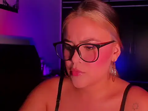 veronicabrown xxx online show from 03/23/26, 04:12