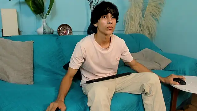 Snapshot of Cheys_Mast chatting on 03/24/26, 06:30 Cheys Mast online show from 03/24/26, 06:30