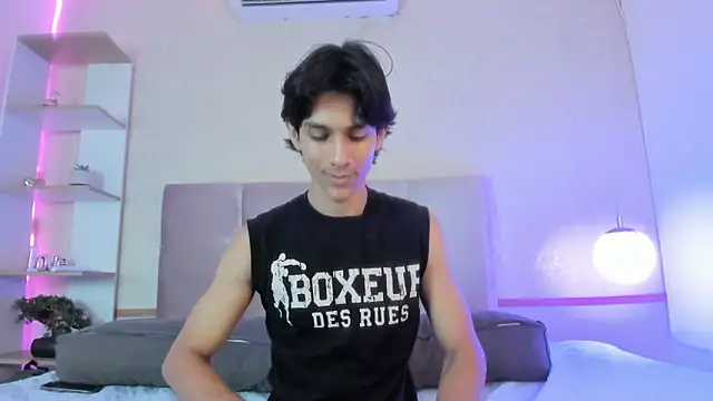 Snapshot of Cheys_Mast chatting on 04/05/26, 07:31 Cheys Mast online show from 04/05/26, 07:31