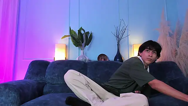 Snapshot of Cheys_Mast chatting on 03/16/26, 07:05 Cheys Mast online show from 03/16/26, 07:05