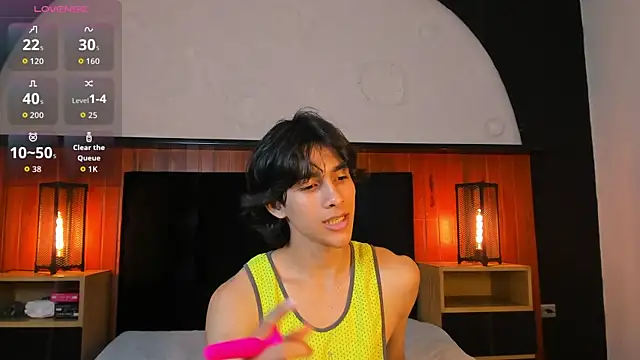 Snapshot of Cheys_Mast chatting on 06/19/26, 08:14 Cheys Mast online show from 06/19/26, 08:14