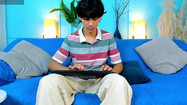 Snapshot of Cheys_Mast chatting on 03/21/26, 03:16 Cheys Mast online show from 03/21/26, 03:16