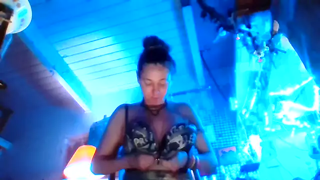 Snapshot of Ambionce chatting on 04/08/26, 06:04 Ambionce online show from 04/08/26, 06:04