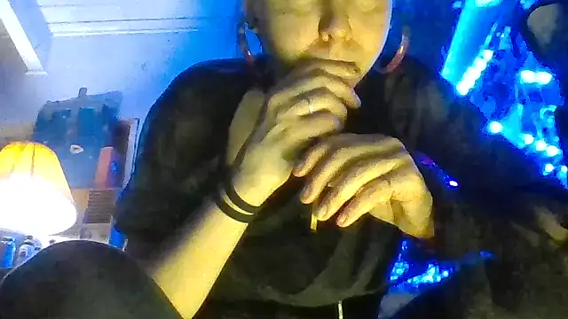 Snapshot of Ambionce chatting on 04/01/26, 08:26 Ambionce online show from 04/01/26, 08:26