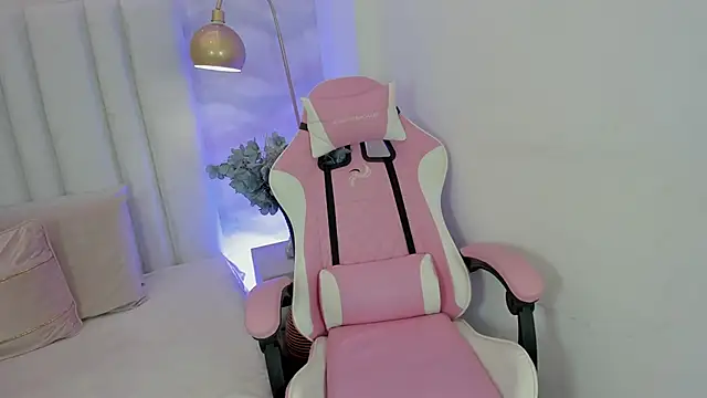 Snapshot of juli_carther chatting on 04/09/26, 12:33 juli carther online show from 04/09/26, 12:33