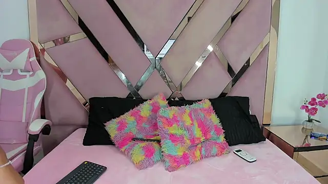 Snapshot of Jade_ht chatting on 04/09/26, 12:44 Jade ht online show from 04/09/26, 12:44