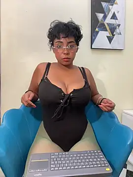 Snapshot of SamaraDesire chatting on 04/12/26, 07:50 SamaraDesire online show from 04/12/26, 07:50