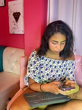 Snapshot of SamaraDesire chatting on 04/05/26, 01:40 SamaraDesire online show from 04/05/26, 01:40